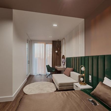 Kostjukowski Apartments Avalon Лвив Екстериор снимка