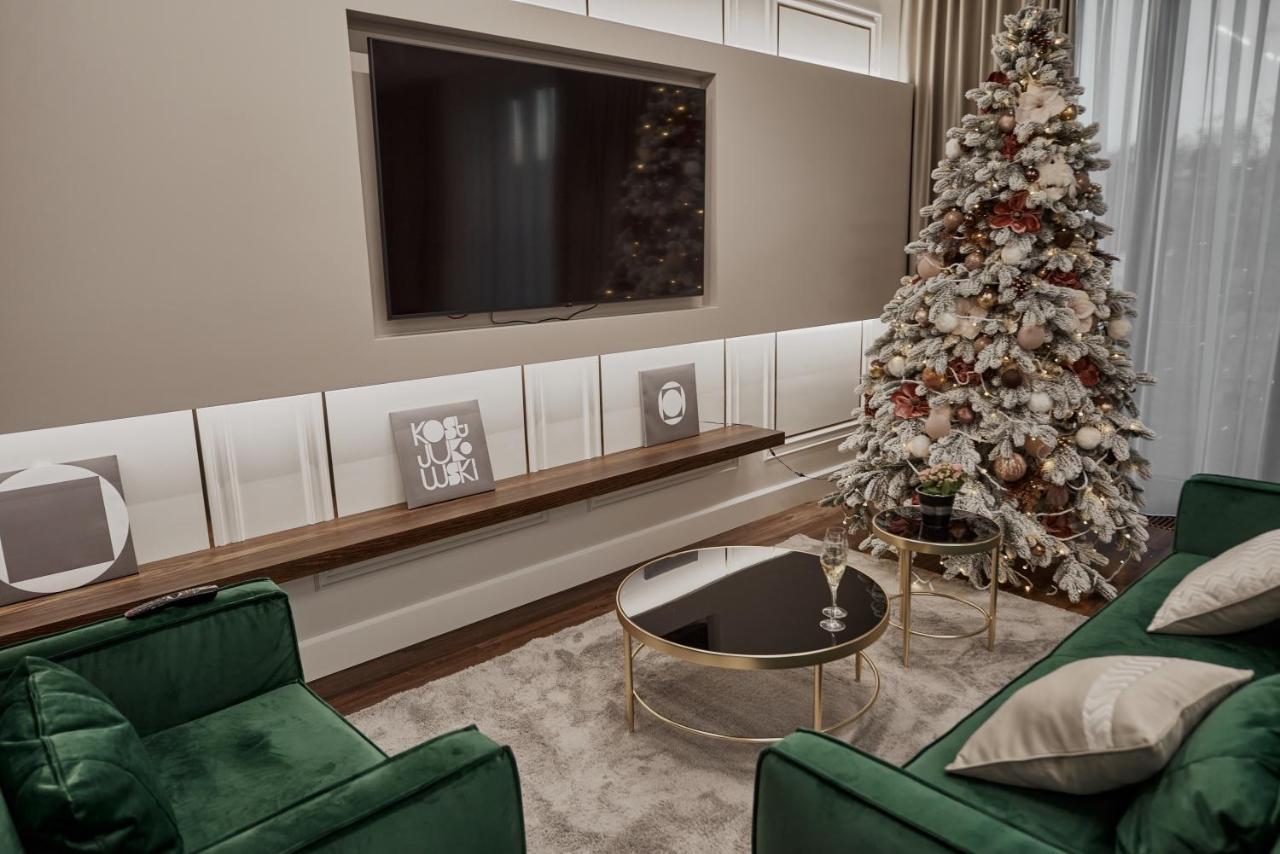 Kostjukowski Apartments Avalon Лвив Екстериор снимка