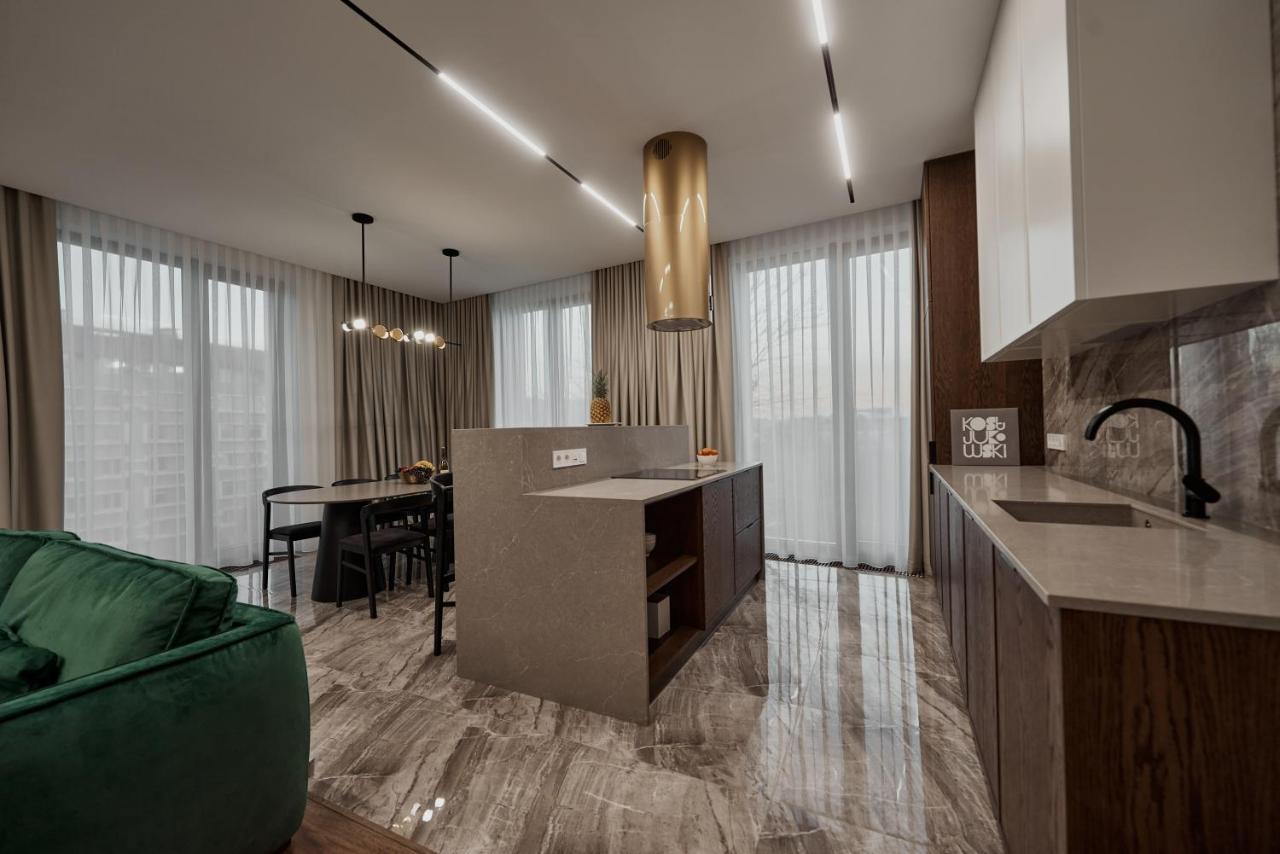 Kostjukowski Apartments Avalon Лвив Екстериор снимка