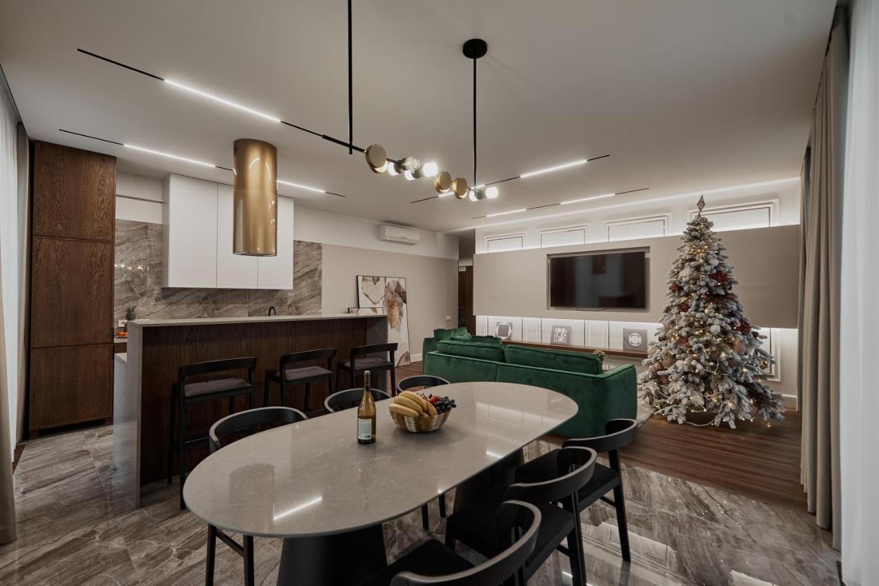Kostjukowski Apartments Avalon Лвив Екстериор снимка